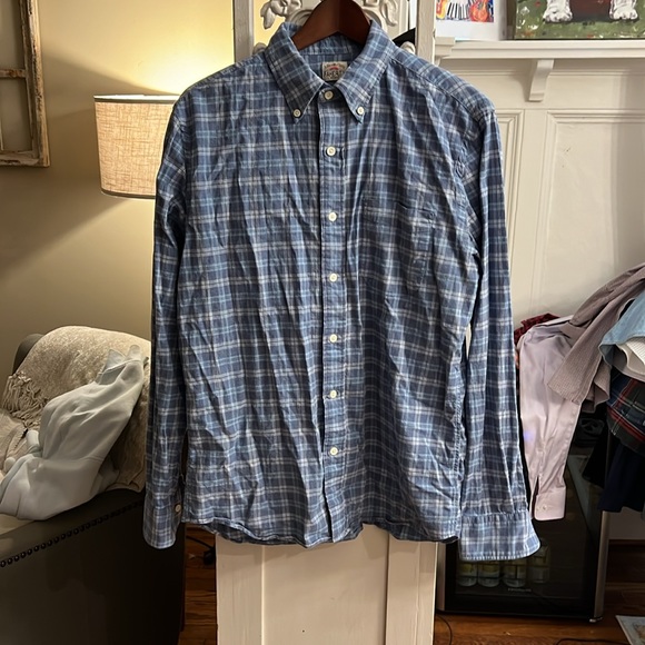 Men’s medium FAHERTY casual button down. - Picture 2 of 5
